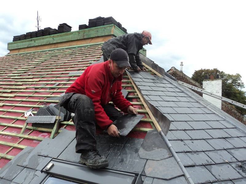 La rénovation d’une toiture à faible coût