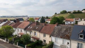 découvrez nos solutions de toiture à paray-vieille-poste, entre orly et le plateau, pour protéger efficacement votre maison des conditions climatiques exigeantes de la région.